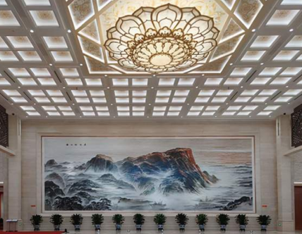 不銹鋼手拉葫蘆圓滿完成禮品文物管理中心雕花大廳吊裝工作