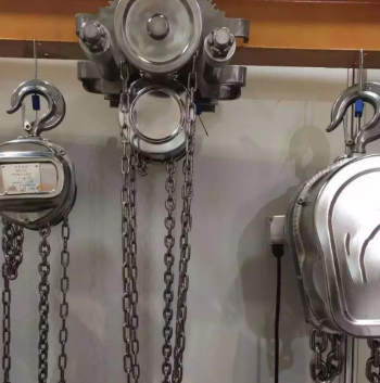 不銹鋼電動葫蘆在檢修吊裝風(fēng)淋室中的應(yīng)用