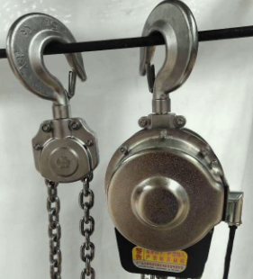 花生油加工廠使用不銹鋼電動葫蘆吊裝重物